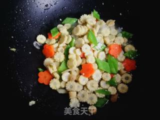 #团圆饭# Little Fried Corn Shoots recipe