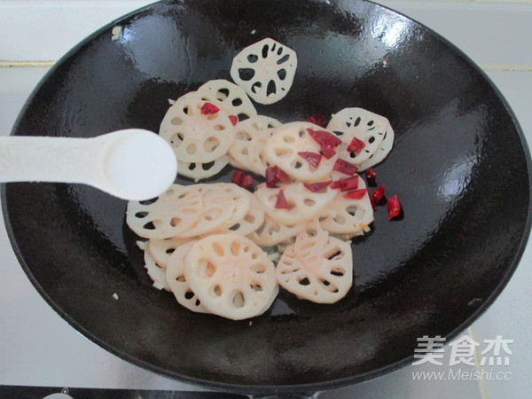 Spicy Lotus Root Slices recipe