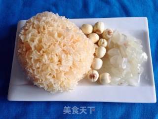 Saponin Rice, Fig and Tremella Soup recipe