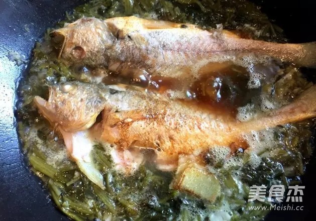 Grilled Yellow Croaker with Pickled Vegetables recipe