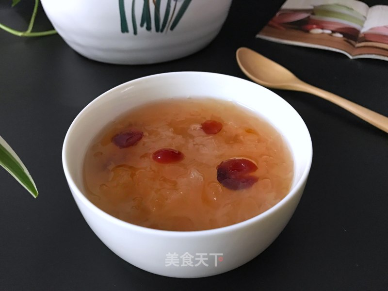 Peach Gum Tremella Cranberry Soup recipe