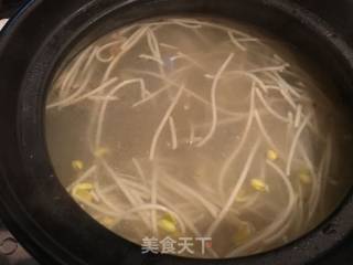 Cone Bone, Bean Sprouts and Radish Soup recipe