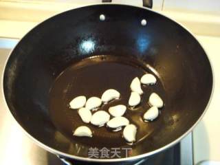 Baby Cuttlefish in Golden Garlic Oyster Sauce recipe