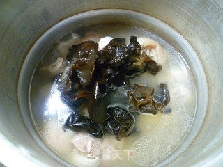 Black Fungus Beef Cabbage Hoof Soup recipe