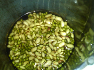 Red Dates and Mung Bean Soy Milk recipe