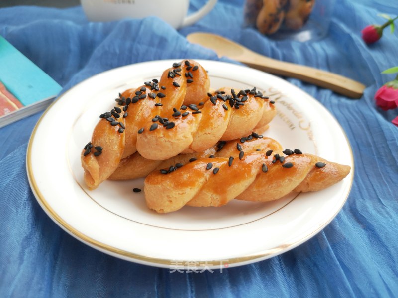 Oven Version of Black Sesame Small Twist recipe