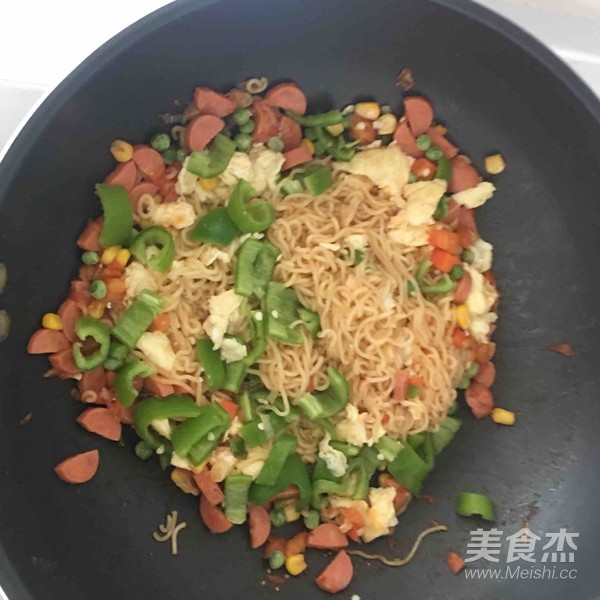 Fried Instant Noodles recipe