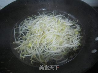 Cucumber Tofu Skin Mixed with Bean Sprouts recipe