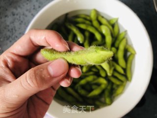 Salted Edamame is Simple and Delicious, It’s A Must for A Night Snack recipe