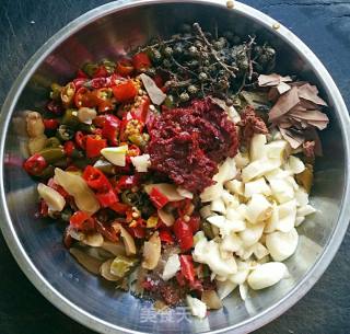 Pickled Pepper Konjac Duck recipe