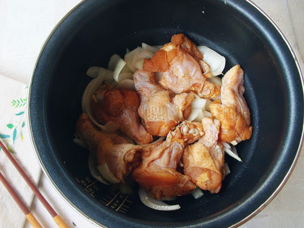 Braised Chicken Wing Root with Onion (rice Cooker) recipe