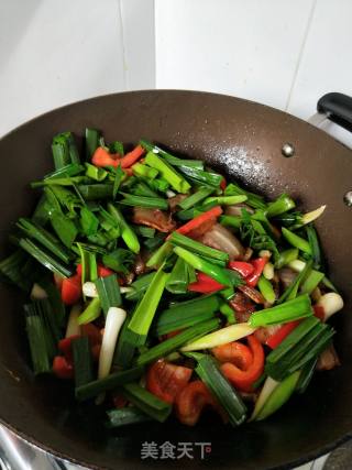Stir-fried Bacon with Red Pepper and Garlic recipe