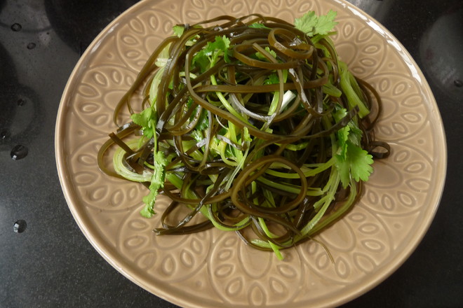 Kelp Mixed with Celery recipe