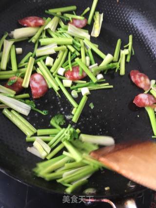 Stir-fried Cilantro Stem with Sausage recipe