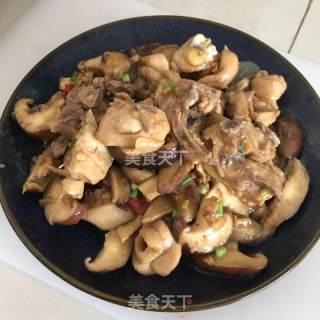 Stir-fried Qingyuan Chicken with Mushrooms recipe