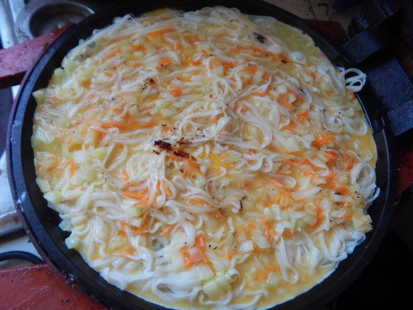 Breakfast Egg Fried Noodles recipe