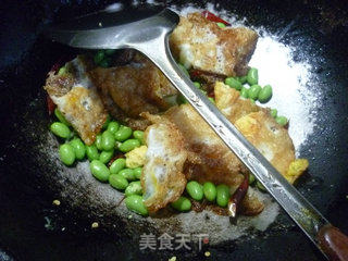 Fried Lotus Leaf Egg with Edamame recipe