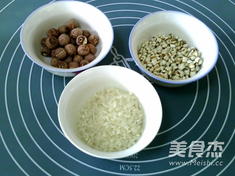 Lotus Seed Barley Porridge recipe