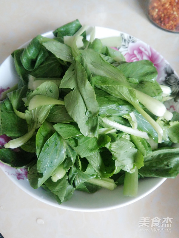 Fungus, Cabbage and Egg Soup recipe