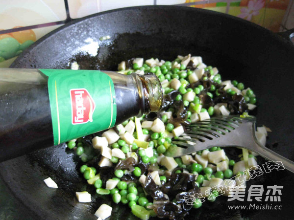 Pleurotus Eryngii and Fungus Fried Peas recipe