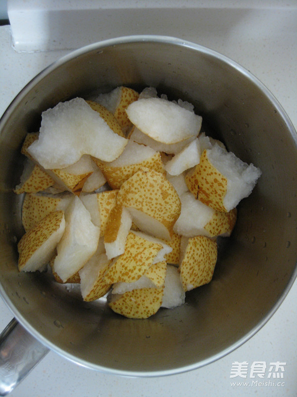 White Fungus, Sydney and Ebony Plum Soup recipe