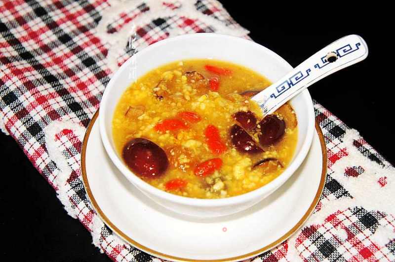 Tender Corn Porridge with Wolfberry and Red Dates recipe