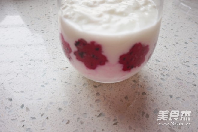 Dragon Fruit Yogurt Smoothie recipe