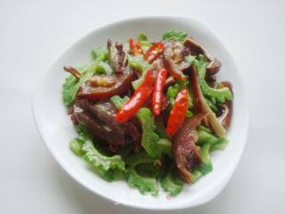 Stir-fried Bitter Gourd with Cured Pig Ears recipe