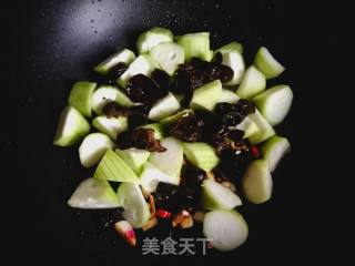 Stir-fried Loofah with Gluten recipe