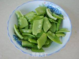 Stir-fried Snow Peas with Carrots recipe