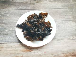 #快手素菜#carrots and Fungus Fried with Onions recipe