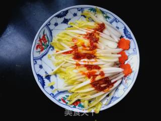 #团圆饭# Magnolia Vegetables with Garlic Spicy Sauce recipe