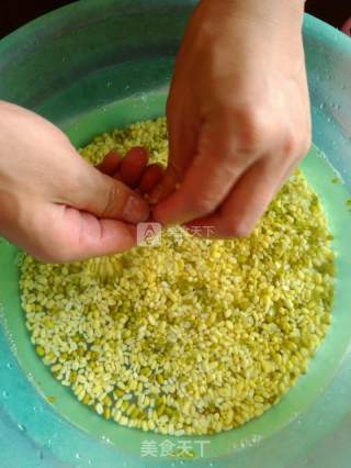 Mung Bean Cake-a Light Milky Aroma and A Soft Mung Bean Flavored with Jujube Paste, A Delicate Aftertaste. recipe