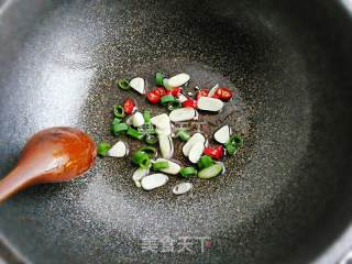 Fried Whitebait with Peanuts recipe