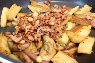 Eggplant with Sauce-flavored Minced Pork recipe