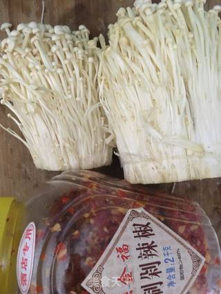 Stir-fried Enoki Mushroom with Chopped Pepper recipe