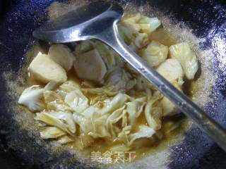 Curry Cuttlefish Balls and Cabbage recipe