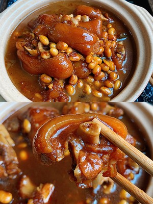 Braised Pork Knuckles with Soy Sauce recipe