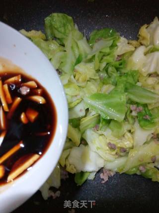 Shredded Cabbage with Minced Meat recipe