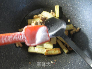 Stir-fried Lao Tofu with Crispy Cashew Nuts recipe