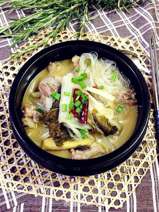 Stewed Pork Ribs with Sauerkraut recipe