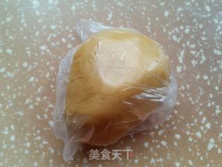 Cantonese-style Egg Yolk and Chestnut Paste Mooncakes recipe