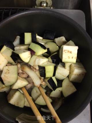 Stewed Pork with Onion and Eggplant recipe