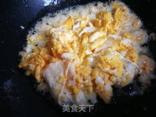 Scrambled Eggs with Snow Peas recipe