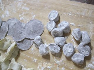 Garland Chrysanthemum Dumplings recipe