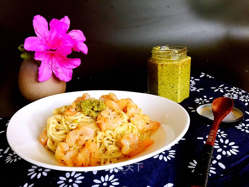 Noodles with Shrimp and Toon Sauce recipe