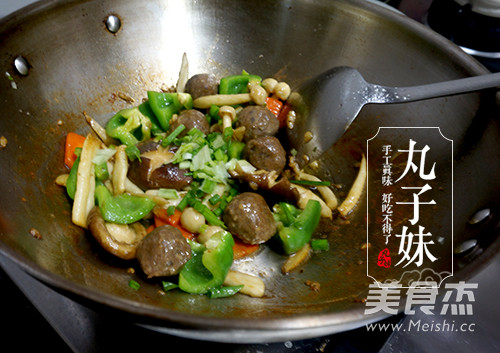 Mushroom Meatballs with Oyster Sauce recipe