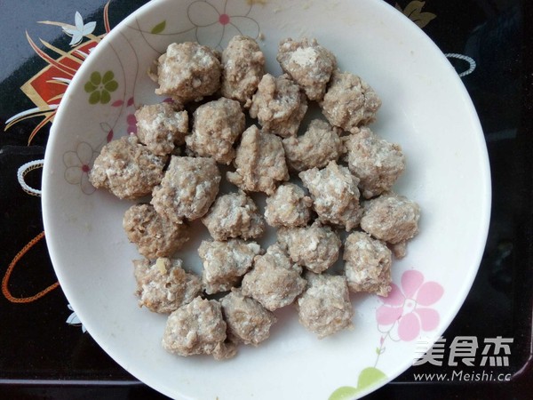 Meatballs and Winter Melon Rice Noodles recipe