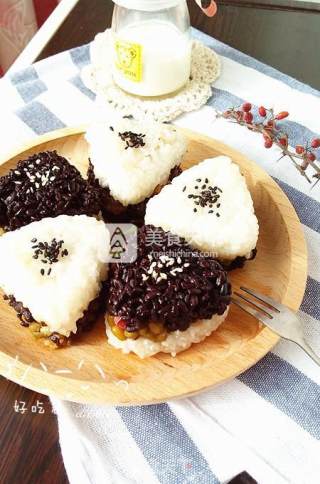 Nut Two-color Glutinous Rice Cake recipe