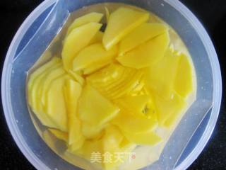 Stir-fried Beef with Mango recipe